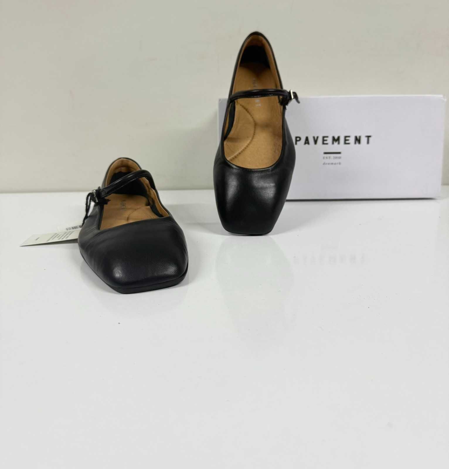 PAVEMENT Ballet Flats
