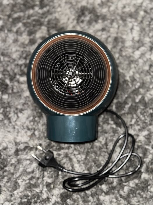 Aparat de încălzire electric – compact și ușor de folosit