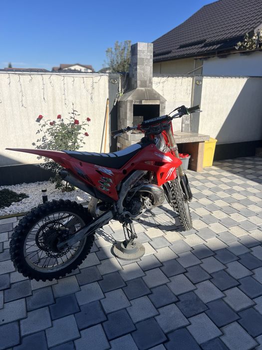 Vand Honda cr 250 sau schimb cu bmw e 46
