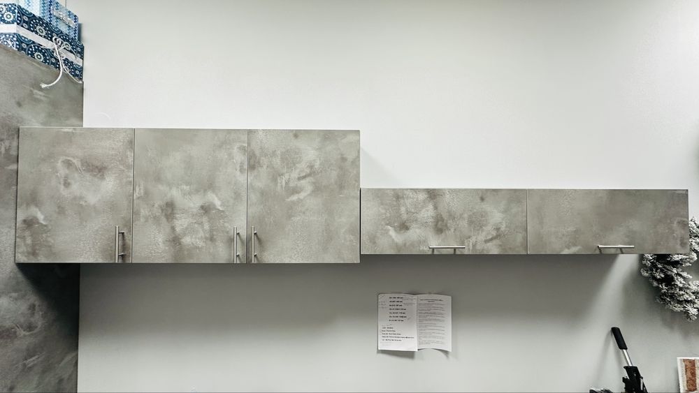 Шкафове за стена 2 броя