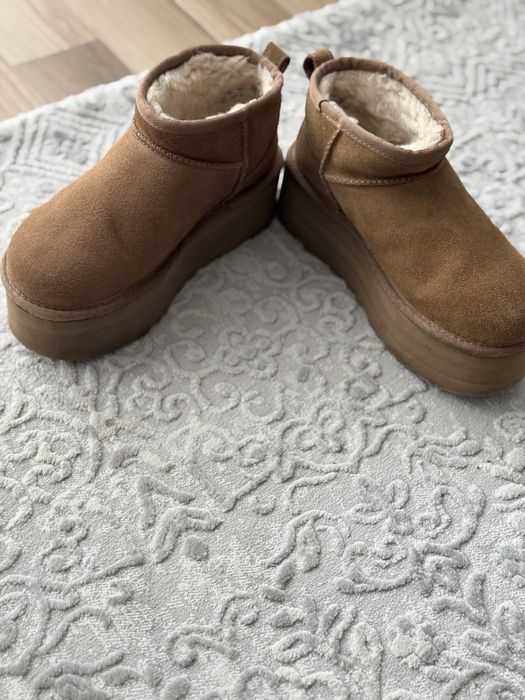 Ugg-uri cu platforma