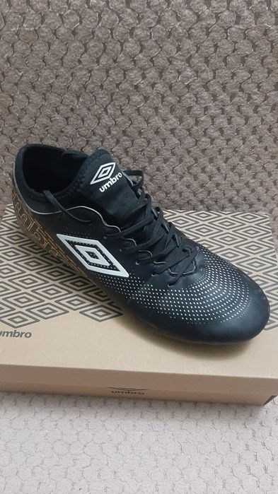Adidasi fotbal UMBRO