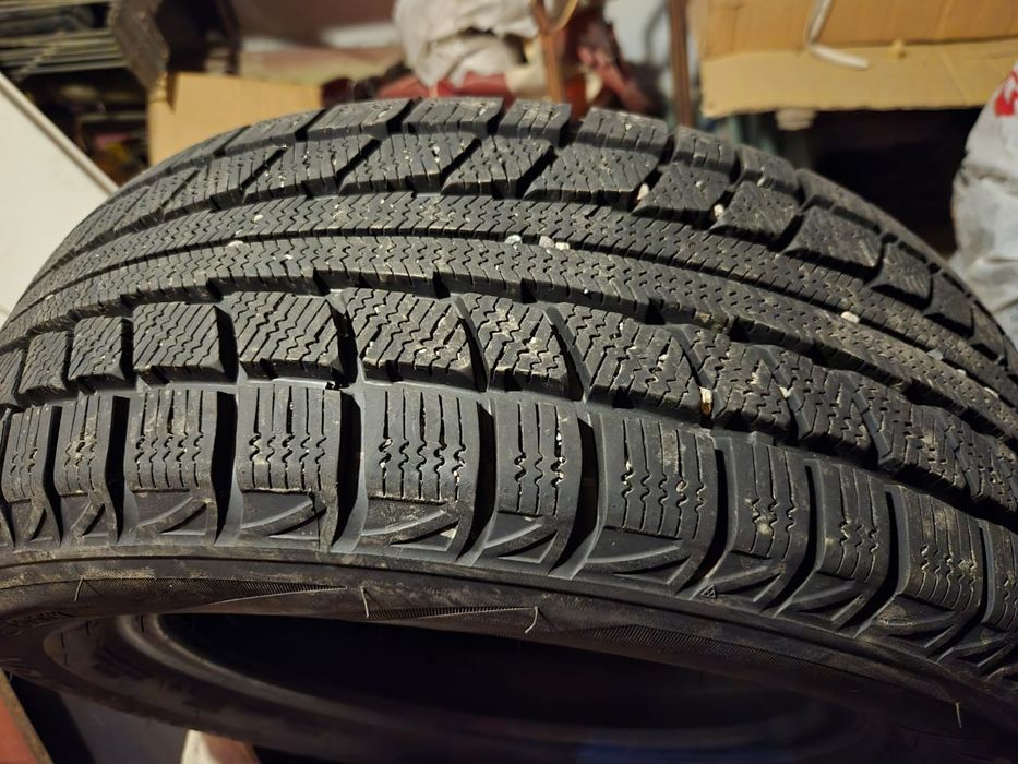 Продам резину на Камри