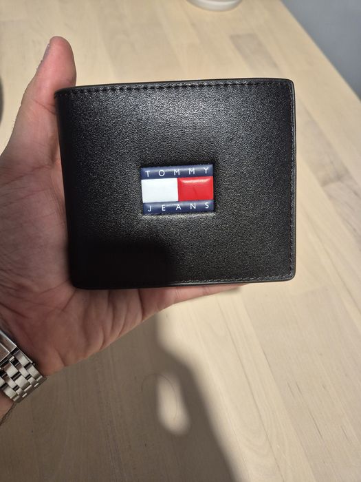 Portofel Tommy Hilfiger nou, neatins, original