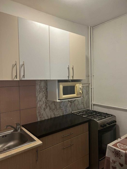 De închiriat garsoniera pentru o studenta