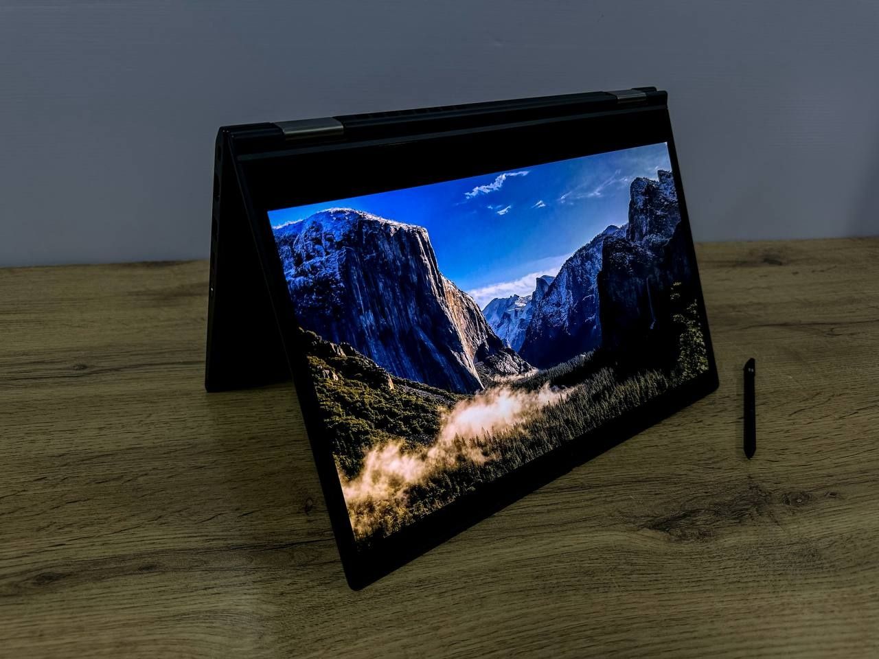 Noutbuk LENOVO Monster