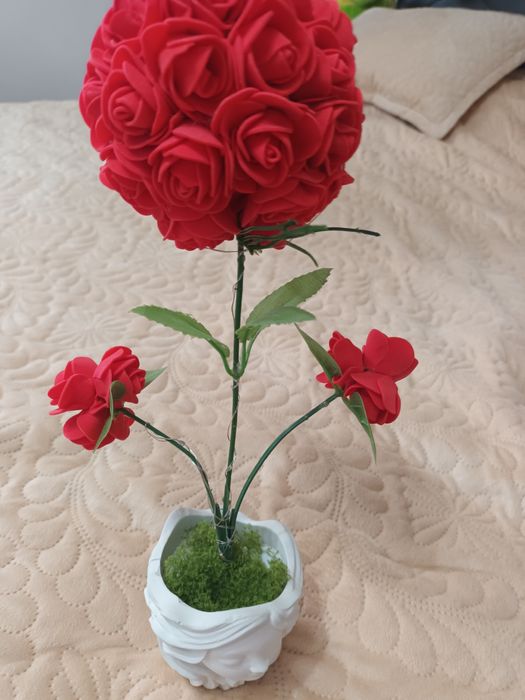 Pomulet din trandafir de spuma cu luminii