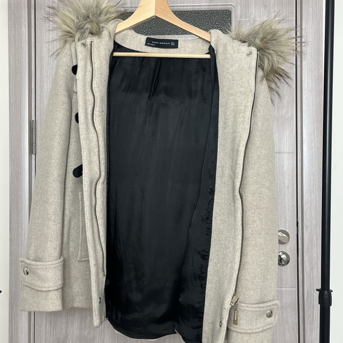 Палто на марката Zara