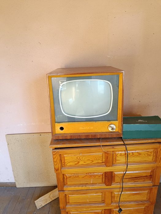 Ретро Телевизия .