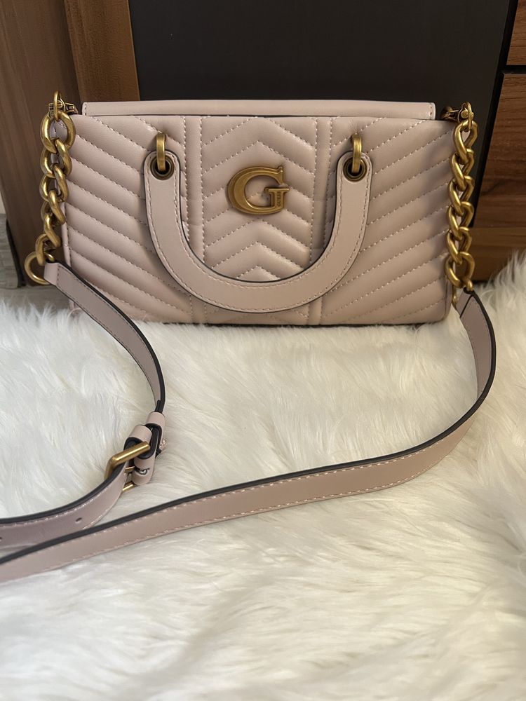 Оригинална чанта guess