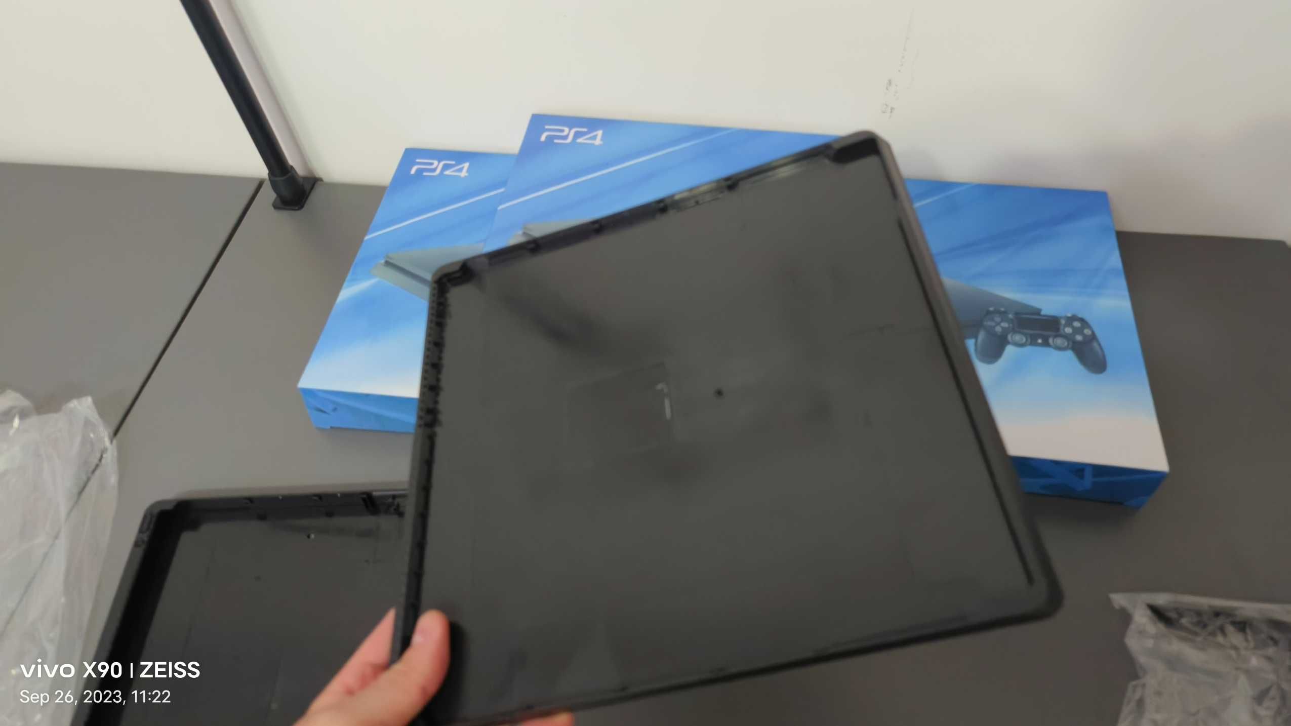 Нови панели за PlayStation 4 Slim - направете си конзолата, като нова