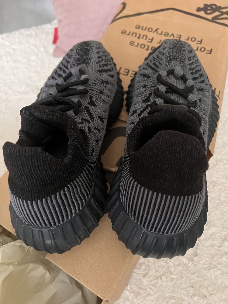 Adidasi Yeezy Knit 350 V2 CMPCT marime 37 1/3