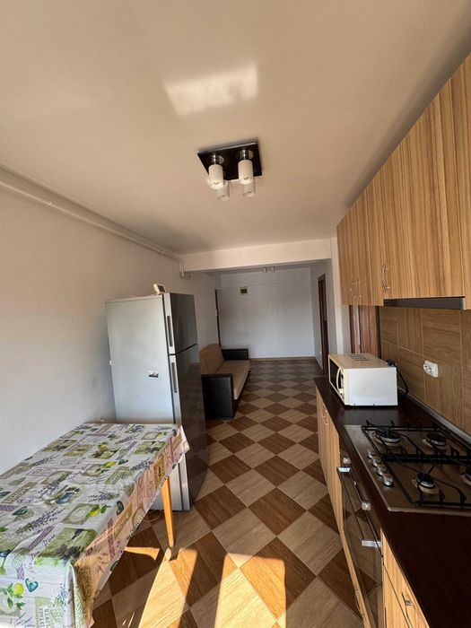 Apartament cu 1 camera 44mp, str Plopilor 27B + garaj 20mp (la nr. 27)