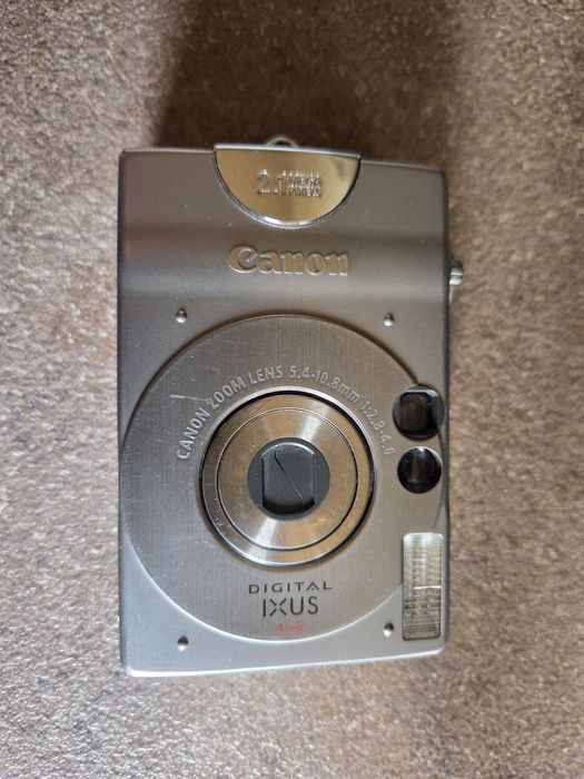 Aparat/Camera foto digitala Retro,clasic,vintage.Canon Ixus PC1001.