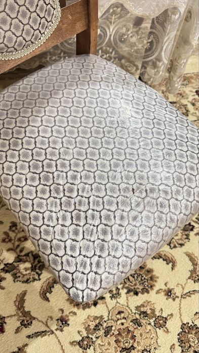 Продам стулья почти новые