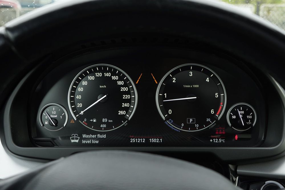 BMW X5 2015 продава се