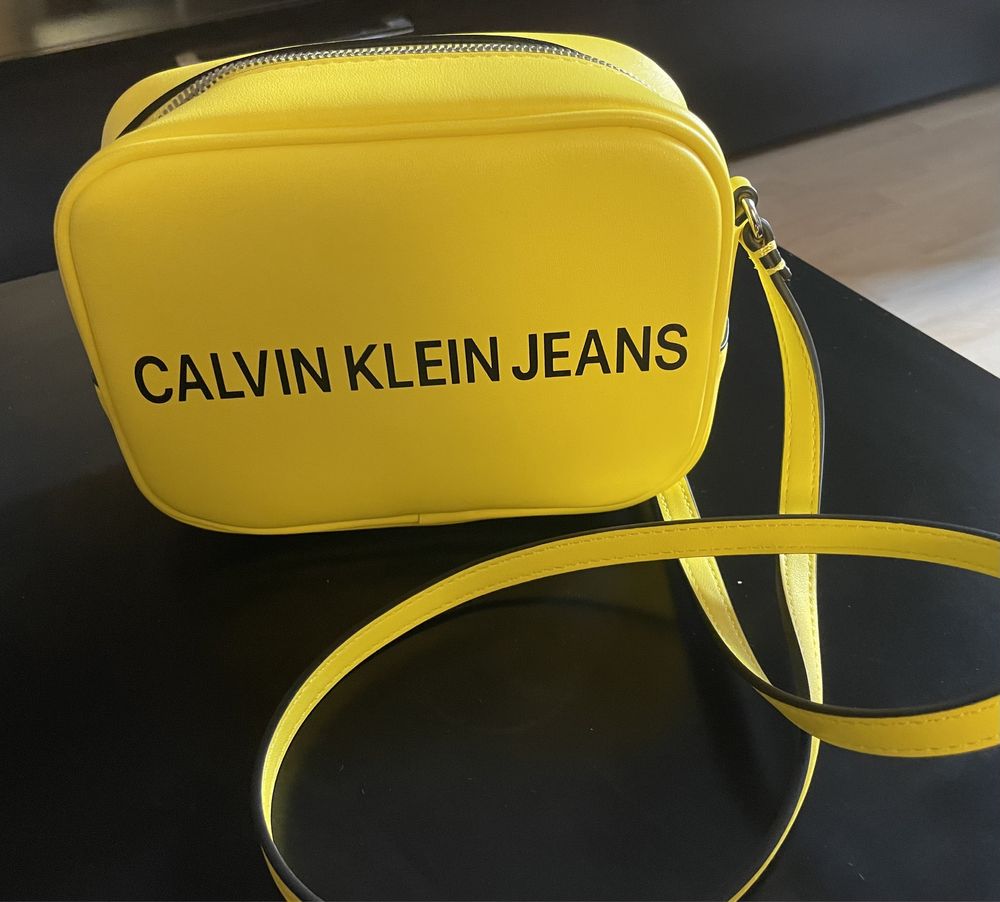 Geanta de umar Calvin Klein Jeans