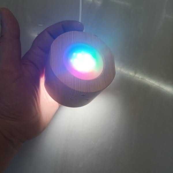 НОВА! Безжична LED стенна лампа с батерия, RGB