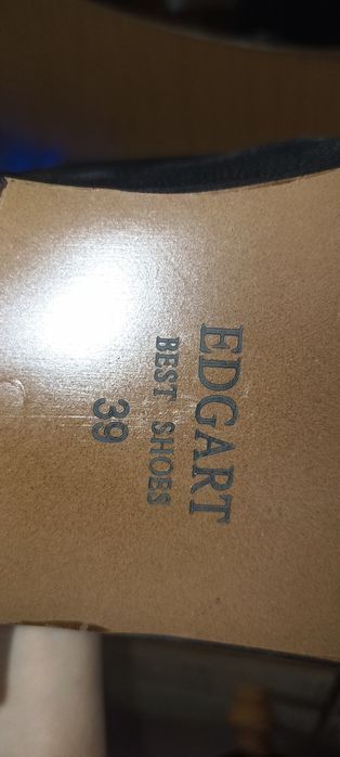 Мужская обувь продается