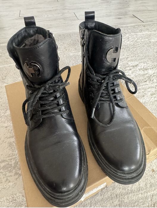 Продам зимнии сапоги размер 35