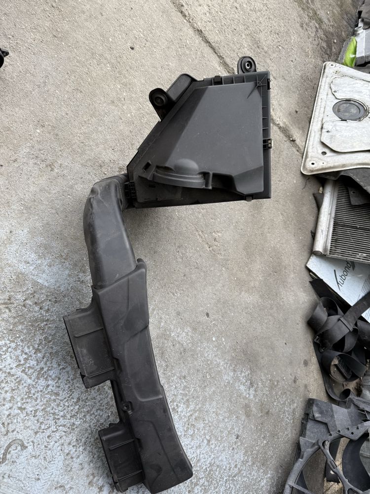 Carcasa filtru aer bmw e90 e91 e92 e93 330d 245cp n57