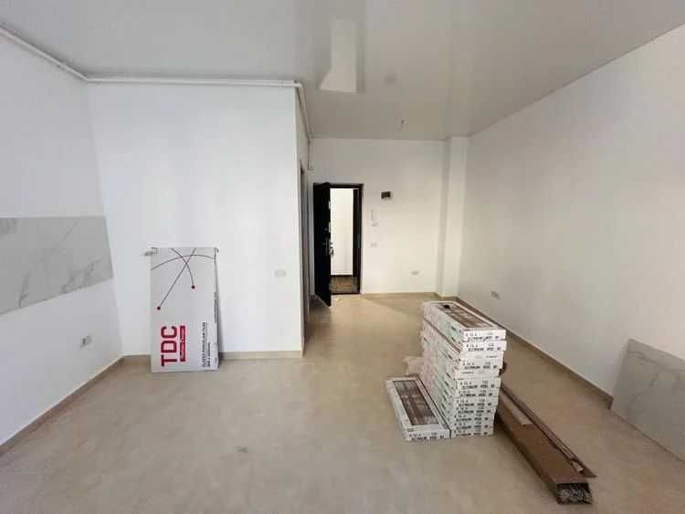 Inchiriez spatiu comercial militari residence