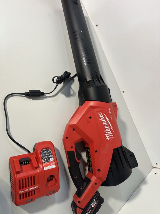 Suflanta Milwaukee M18 FBLG 3