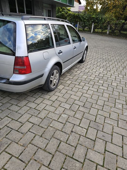 Vând wolkswagen golf 4