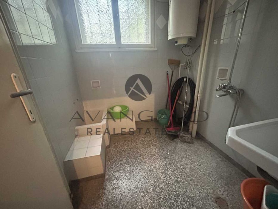 Продава се Тристаен апартамент в Пловдив, Център - 149 кв.м за 1947 €/кв.м - Снимка #9