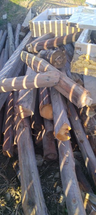 Lemn scos dintr-un acoperiș de casa