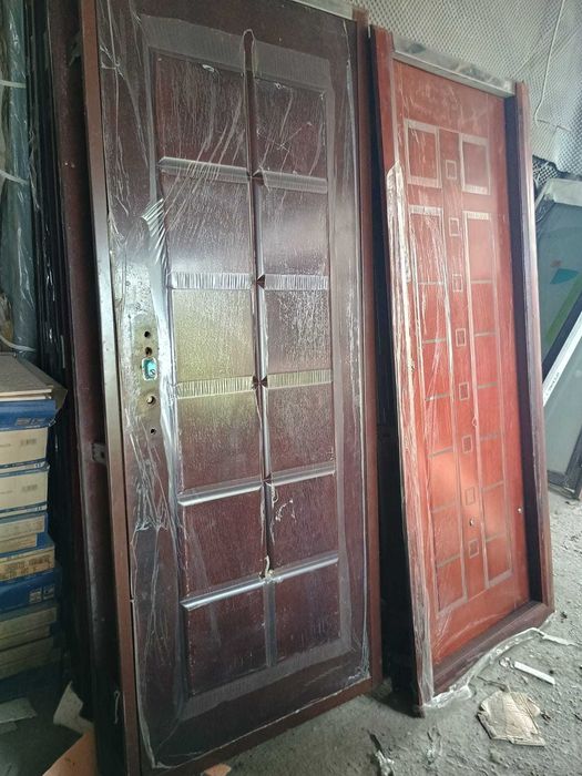 Usi noi de interior, vitrate, sticlă dublă, ramă  aluminiu Germania