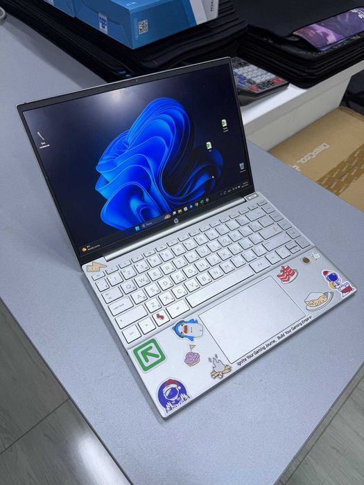 Продается ноутбук HP Pavilion Aero {R7-5825U/16Gb/512Gb/13,3" WUXGA}