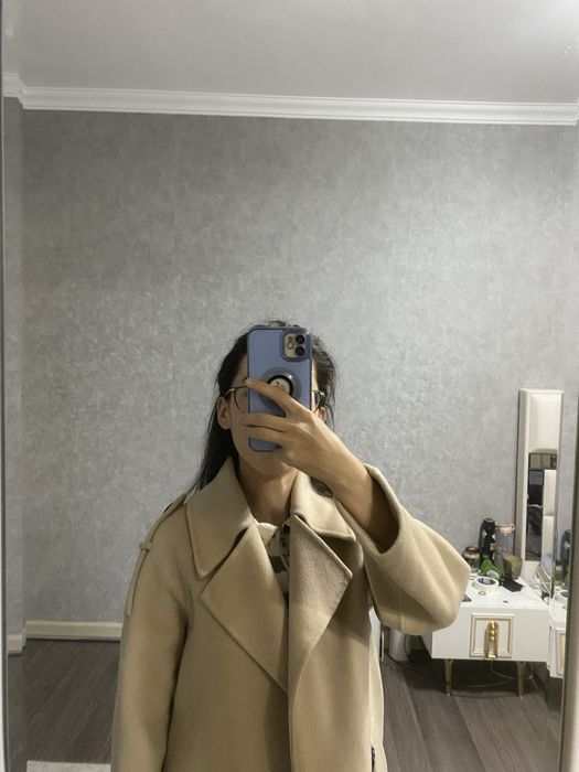 Кашемировое пальто бежевого цвета