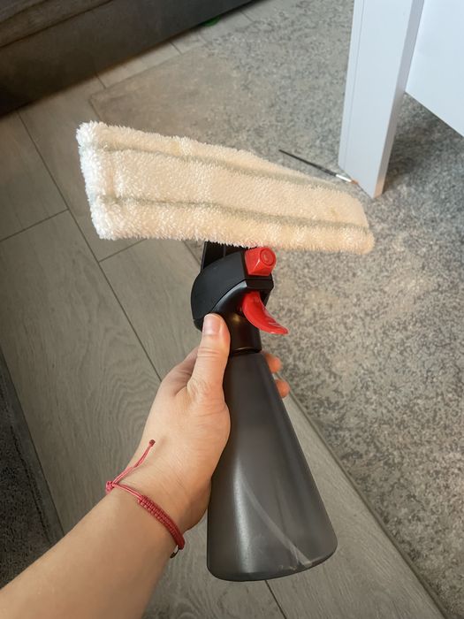 Aspirator geamuri Severin