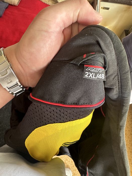 Премиум мотористки комплект – каска, яке и ръкавици