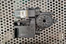 Motoras macara geam spate dreapta 3C9839462L Volkswagen VW Passat B6  [din 2005 pana  2010] seria w
