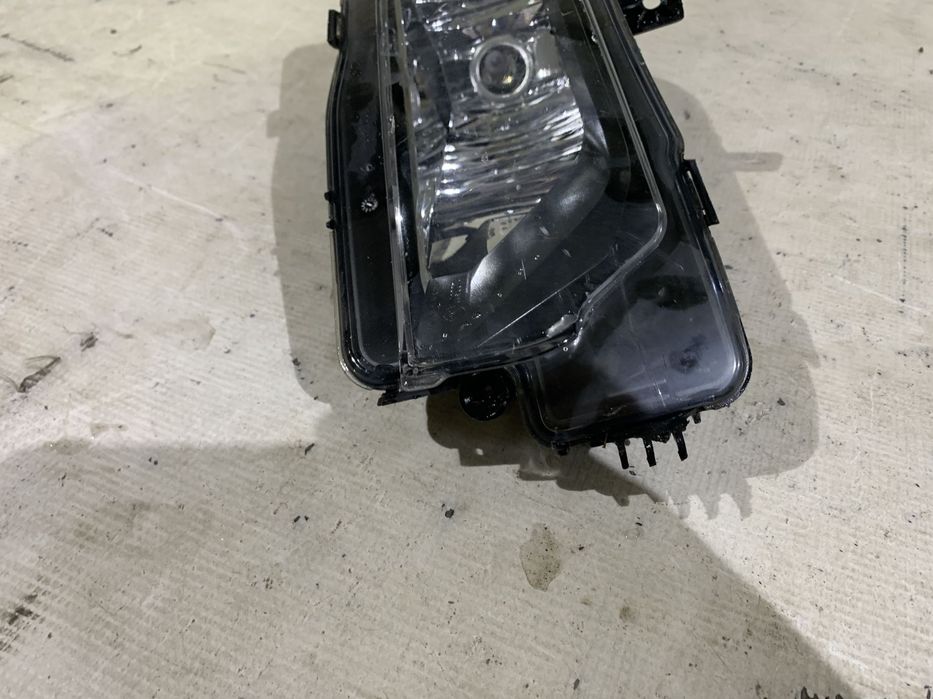 Proiector stanga VW Caddy, 2015, 2016, 2017, 2018, 2019, cod origine OE 2K5941661B.