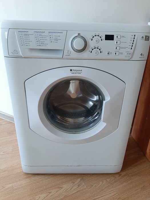 Стиральная машина автомат Hotpoint Ariston на запчасти
