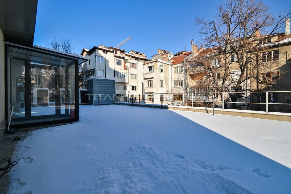 Продава се Офис в София, Център - 1255 кв.м за 2789 €/кв.м - Снимка #18