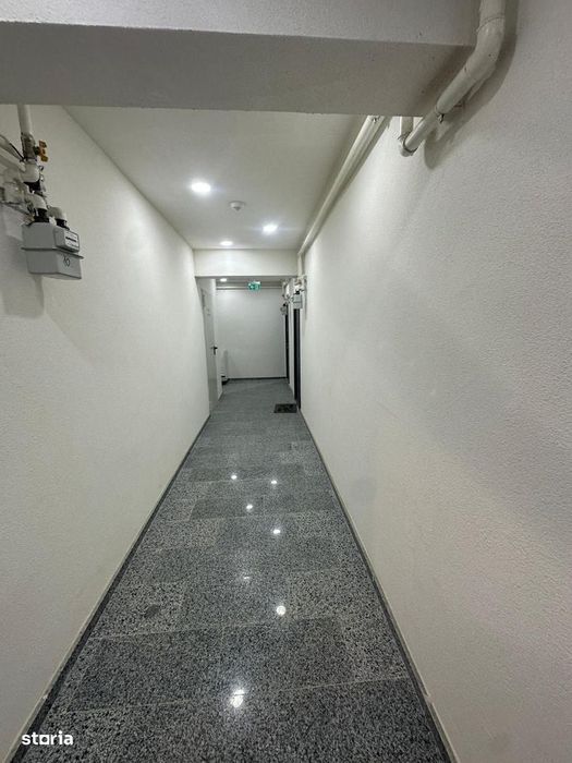 Gars cu gradina, ideal salon sau locuit!