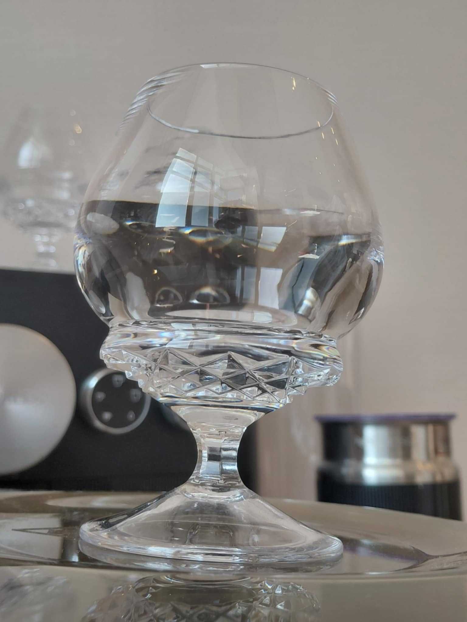 Продавам 4 чаши за коняк от оловен кристал 
Villeroy & Boch Tulipe.
