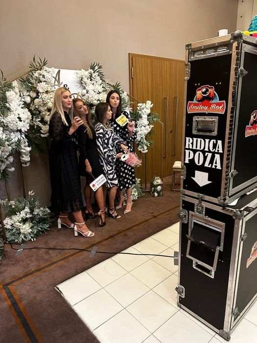 Smiley Box Cabina Foto / Cel mai mic pret