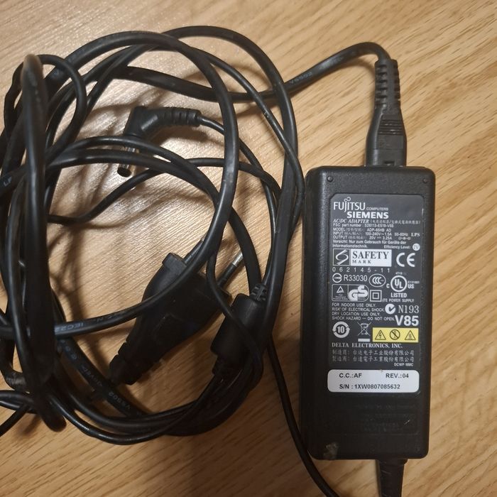 Adaptator încărcător laptop HP,Fujitsu Siemens,baterie laptop Hp