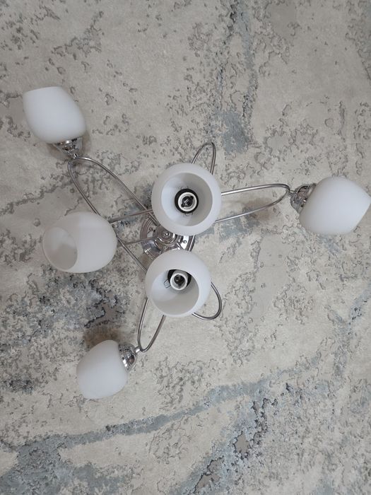 Срочно продам люстру по самой низкой цене в отличном состоянии