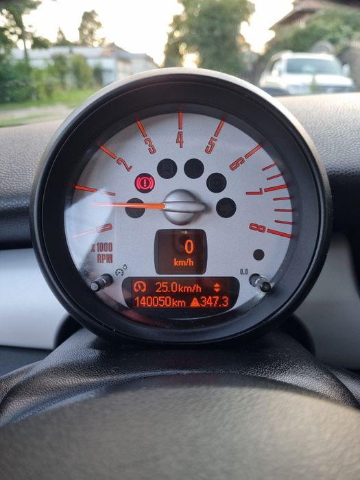 Mini Cooper -1.6 benzină- an 2011