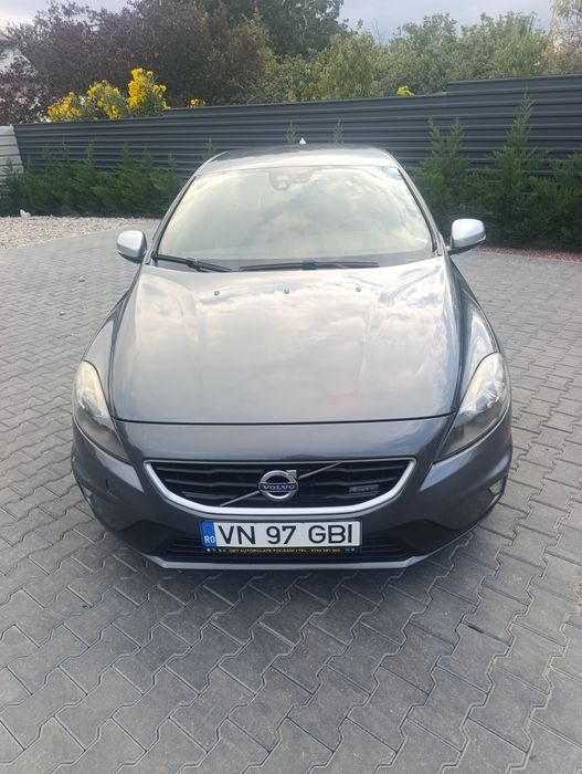 VOLVO V40  R -design. Recent înmatriculată. URGENT !!!