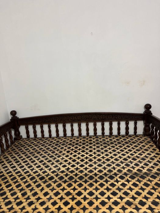 Тапчан сотилади