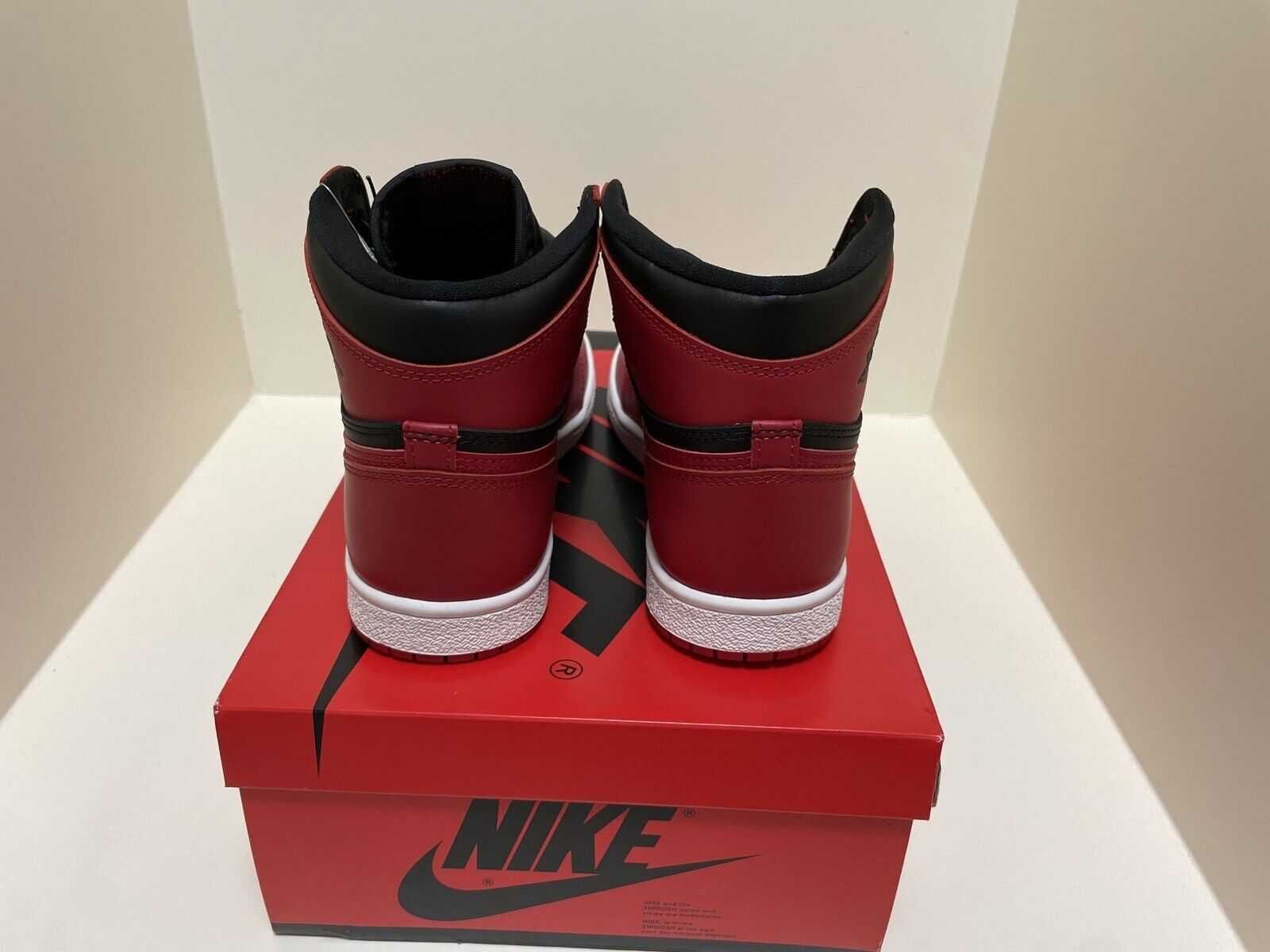 Jordan 1 Varsity Red l Full Box