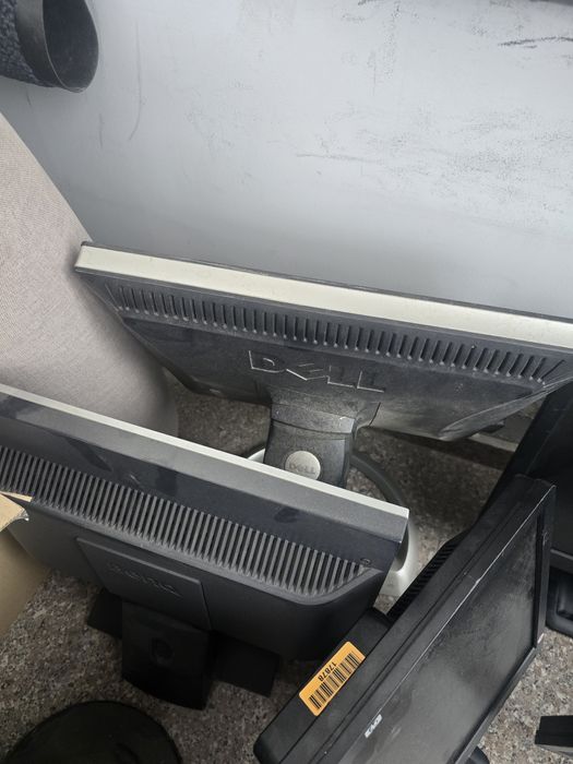 Подарявам стари монитори