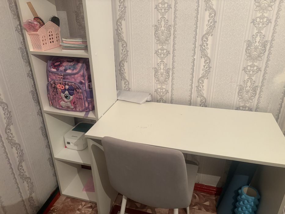 Продам парту для ученика хорошем состояний